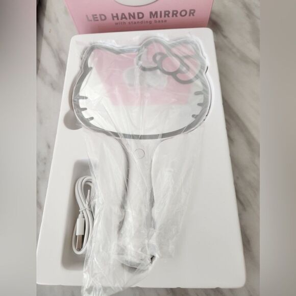 Hello Kitty Led Handheld Makeup Mirror With Standing Base - Picture 4 of 5